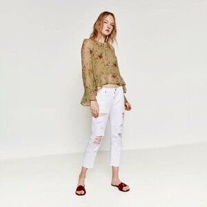 EUC Zara white denim relaxed fit, mid-rise distressed ripped jeans, 2